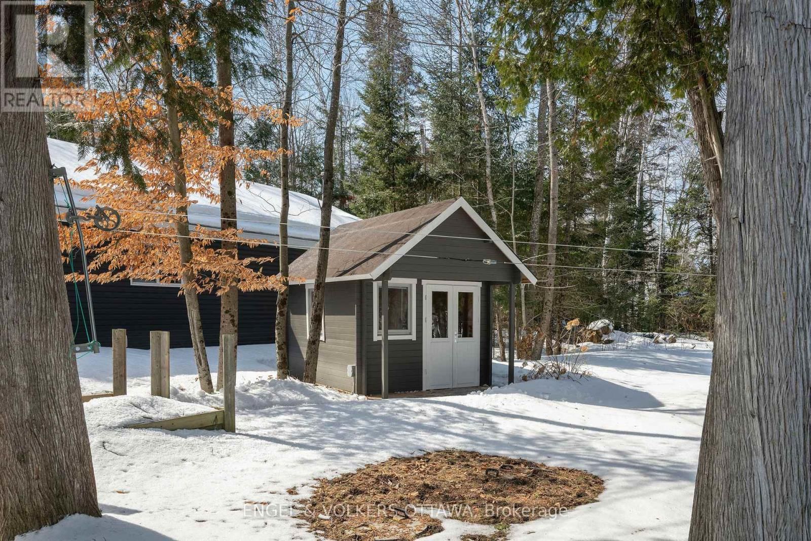 106 WHITES BEACH TRAIL Image 35