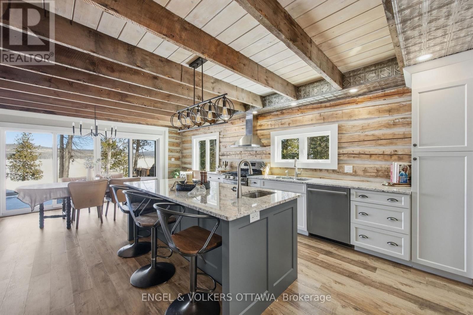 106 WHITES BEACH TRAIL Image 6