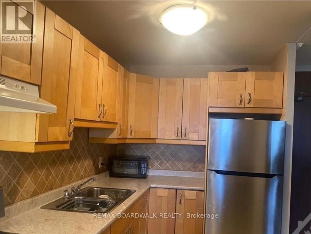 609 - 2000 JASMINE CRESCENT Image 4