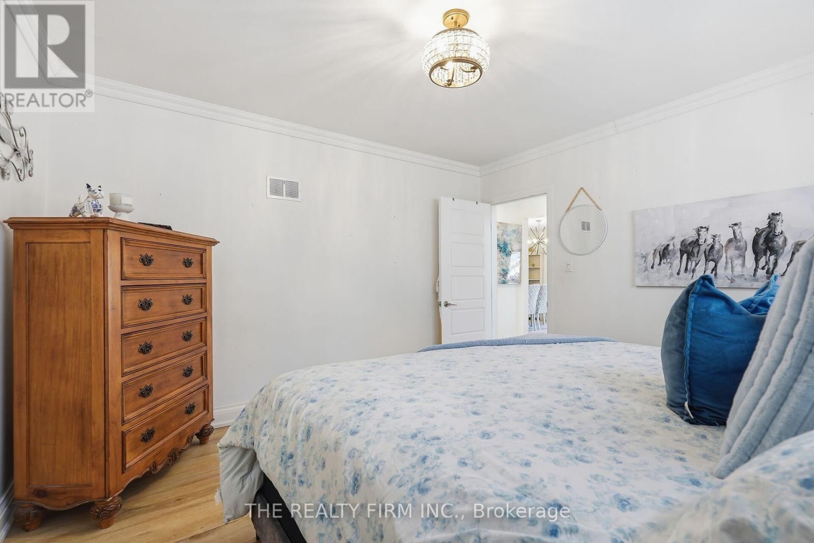 362 RIDOUT STREET SOUTH Image 16