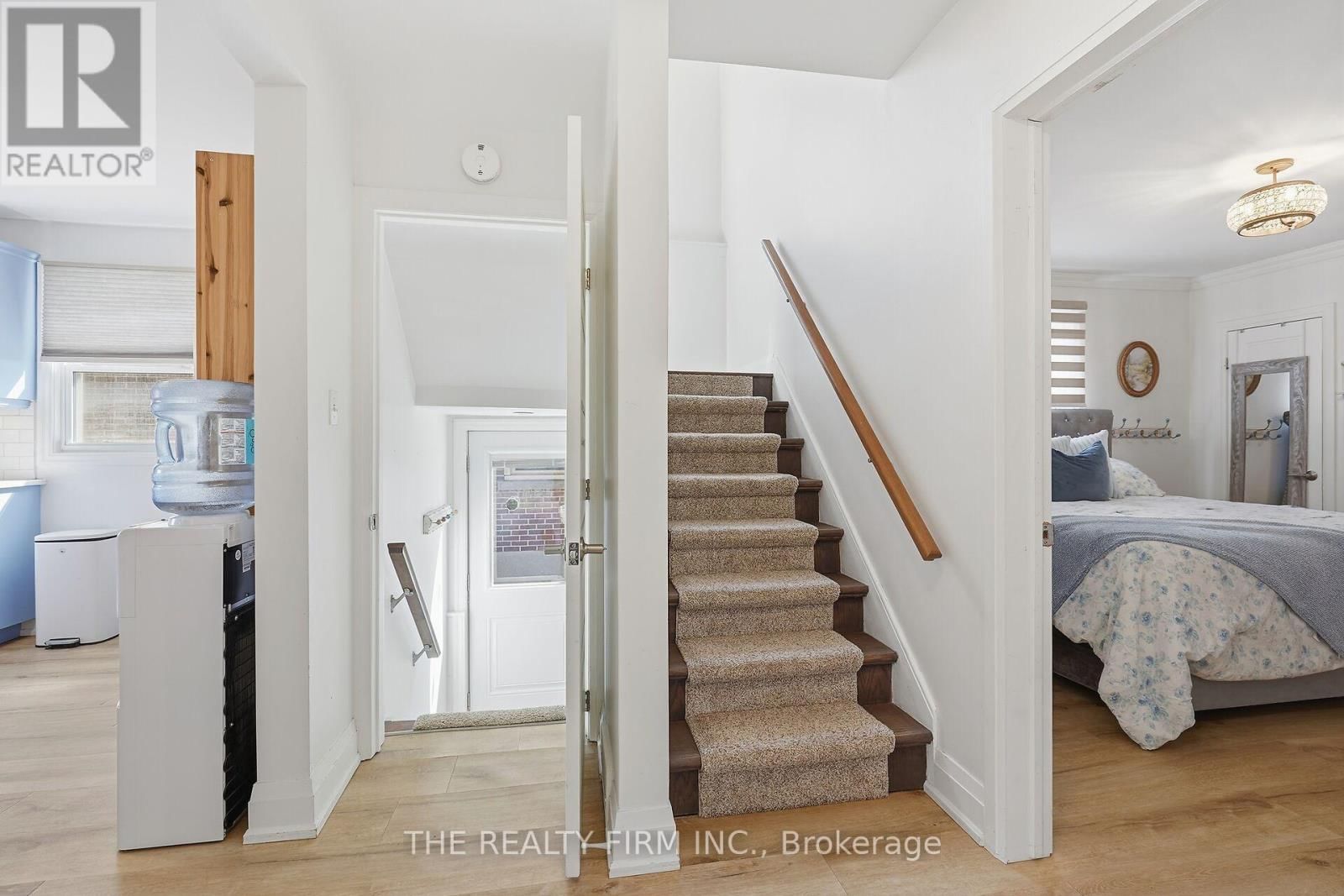 362 RIDOUT STREET SOUTH Image 19