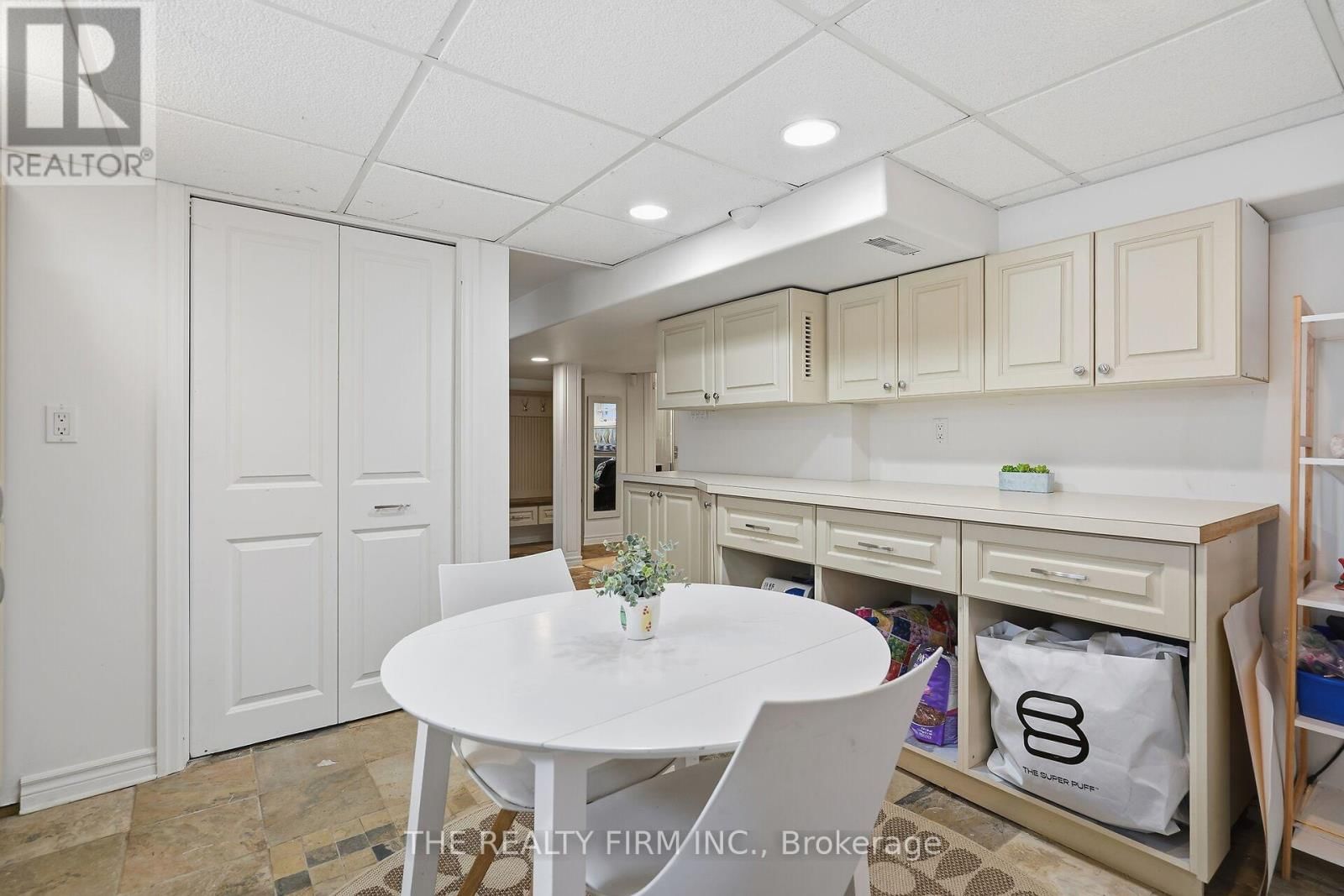 362 RIDOUT STREET SOUTH Image 33