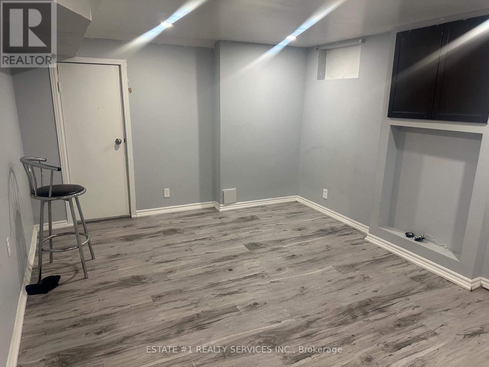 176 KENNETH AVENUE Image 1