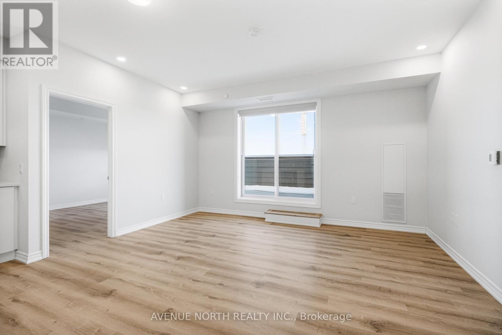 511 - 1350 HEMLOCK ROAD Image 13