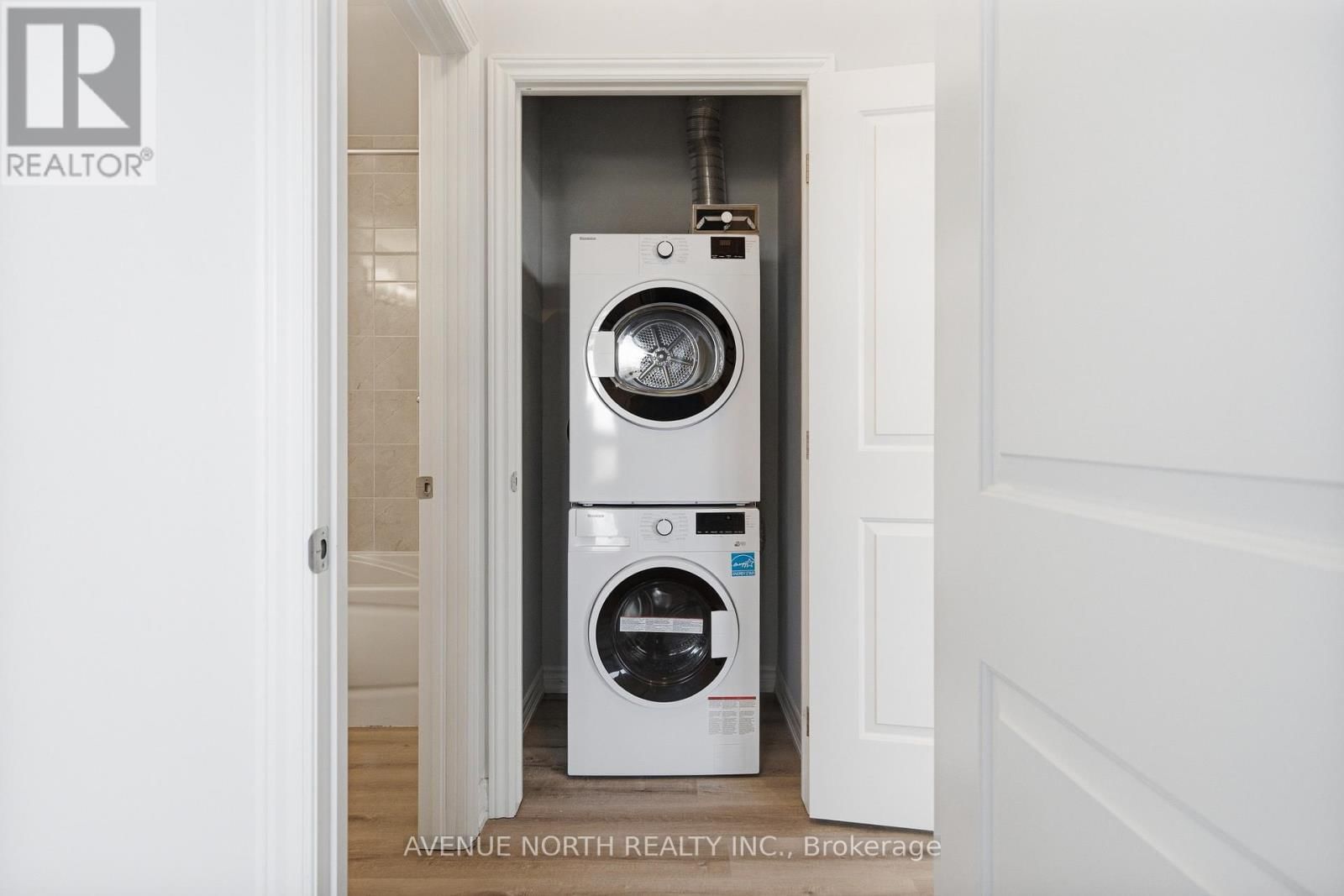 511 - 1350 HEMLOCK ROAD Image 31