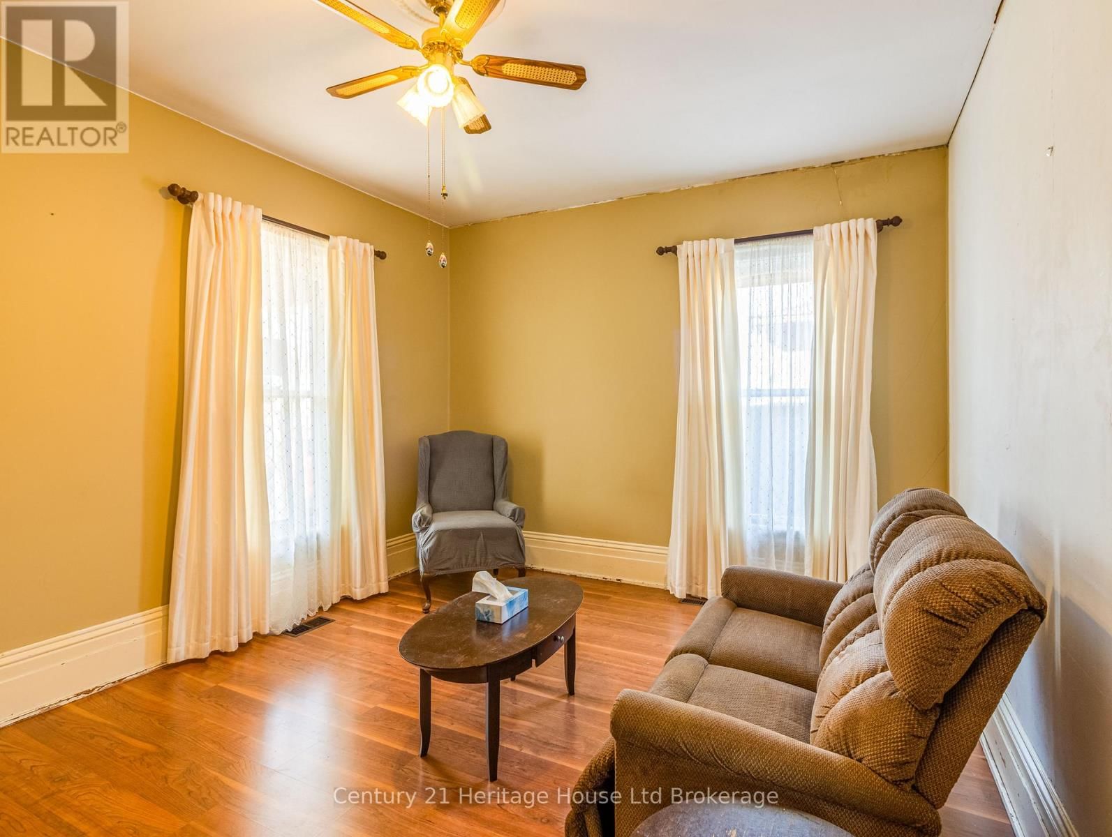 657 FRANCES STREET Image 11