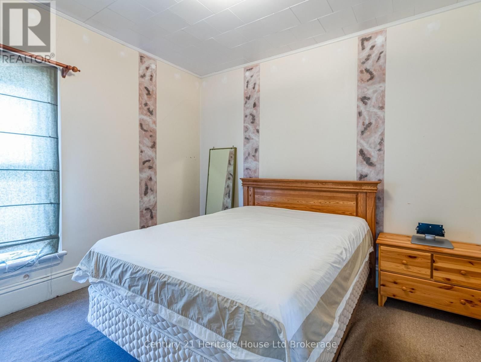 657 FRANCES STREET Image 21