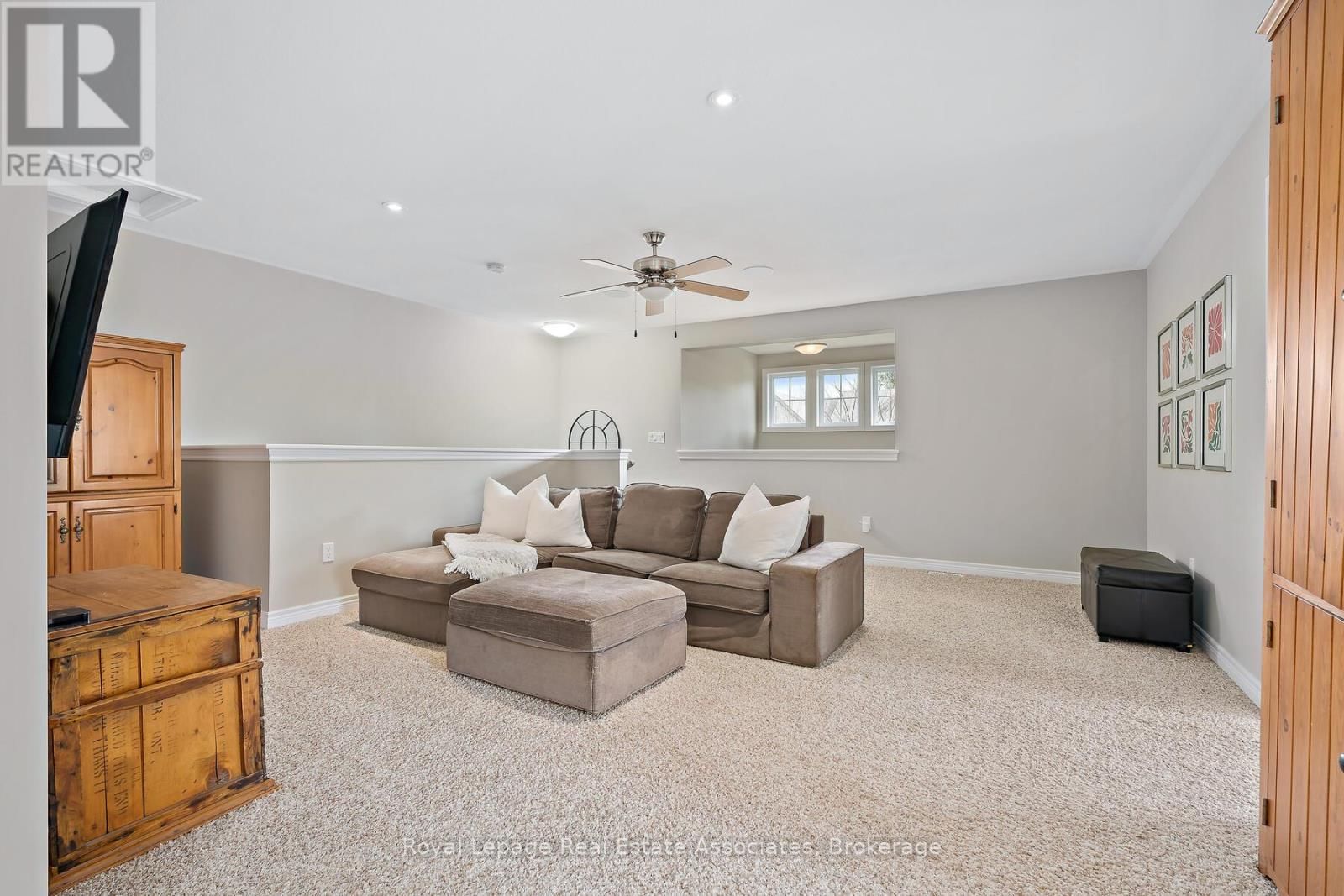 45 LINDEN AVENUE Image 24