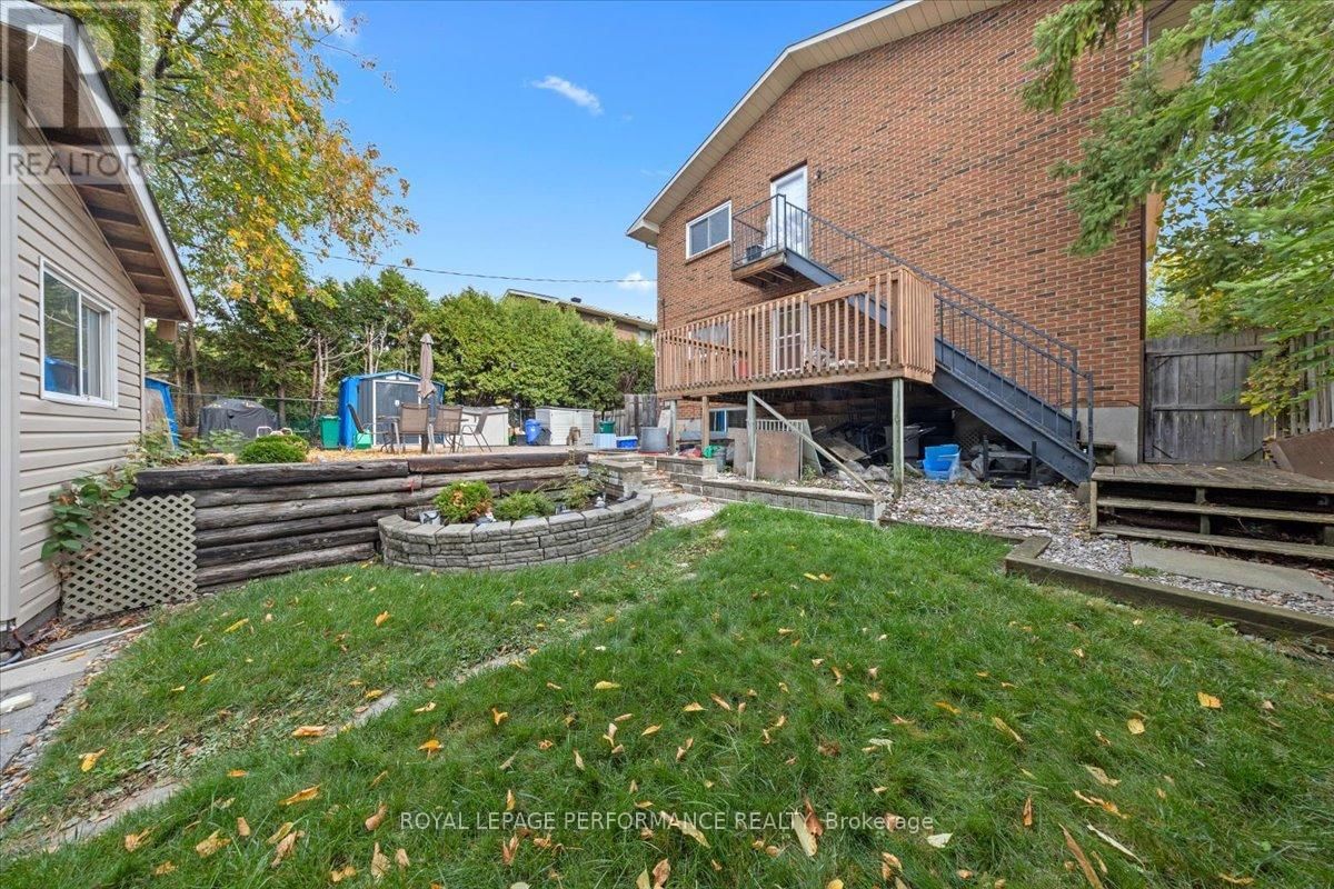 2 - 1702 RUSSELL ROAD Image 14