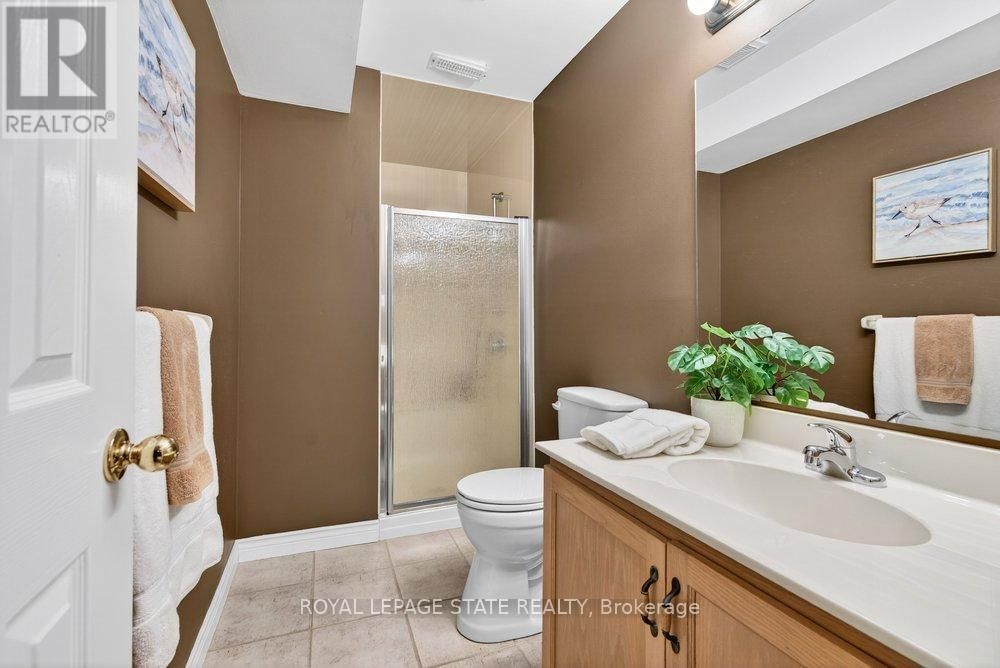 128 NUGENT DRIVE Image 39