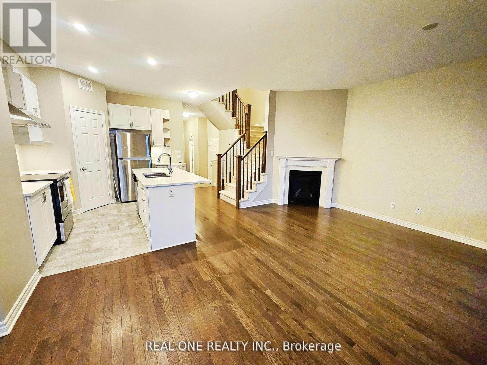 1103 BARROW AVENUE Image 4