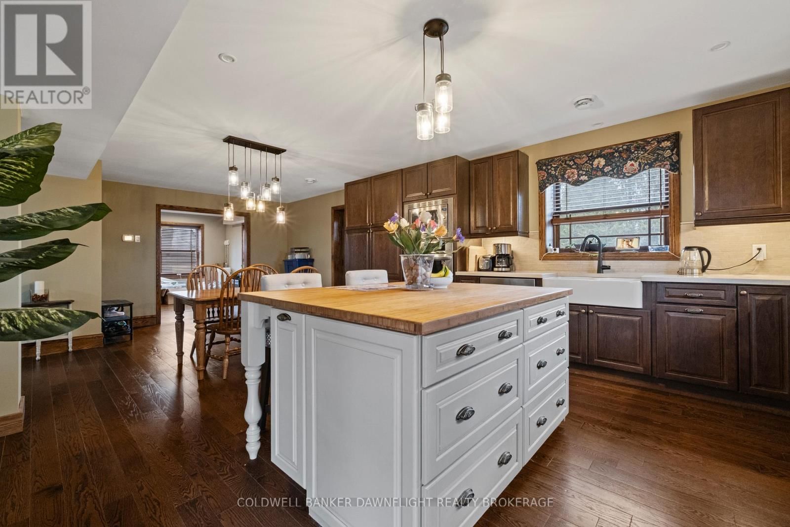 15750 FIFTEEN MILE ROAD Image 10