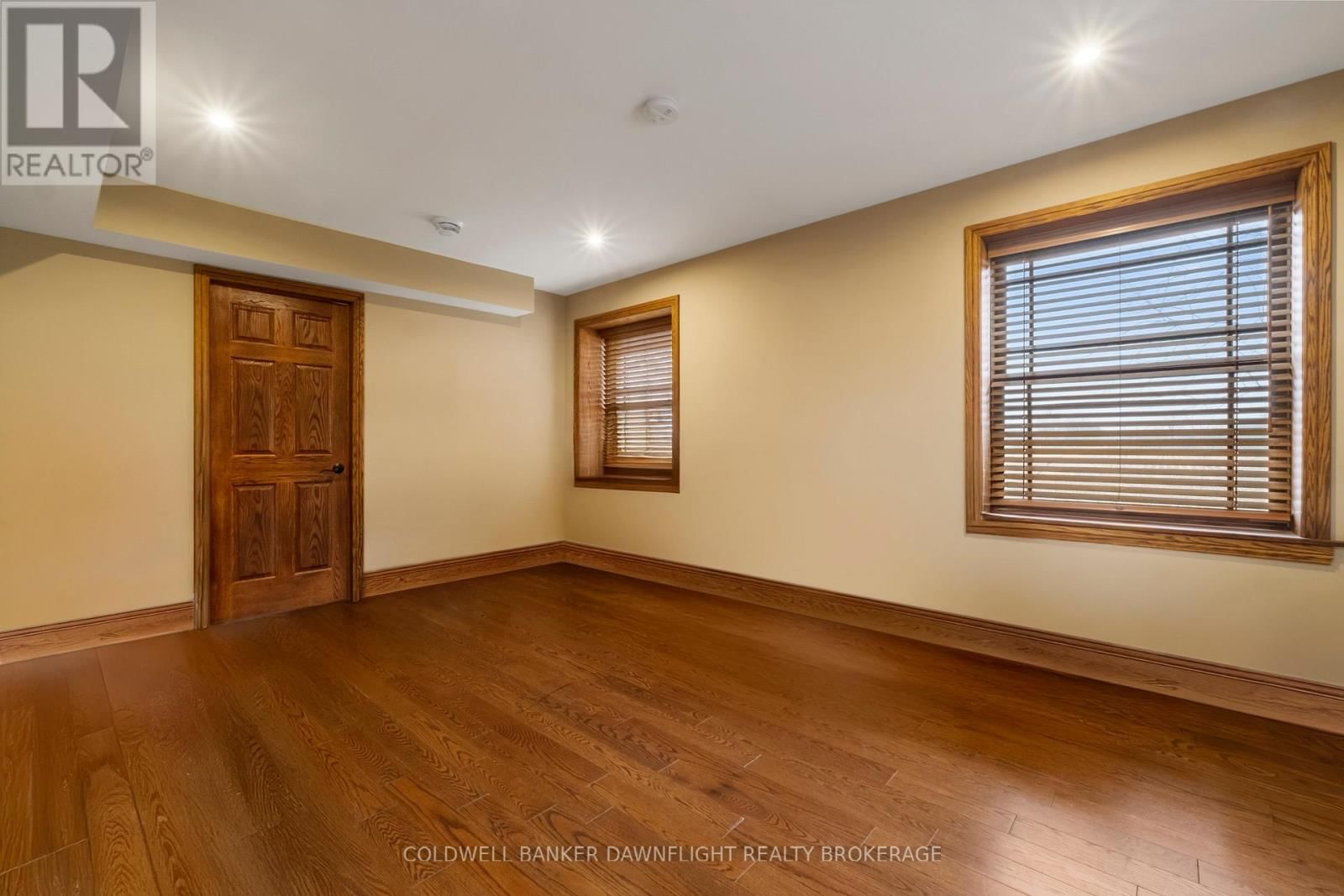 15750 FIFTEEN MILE ROAD Image 15