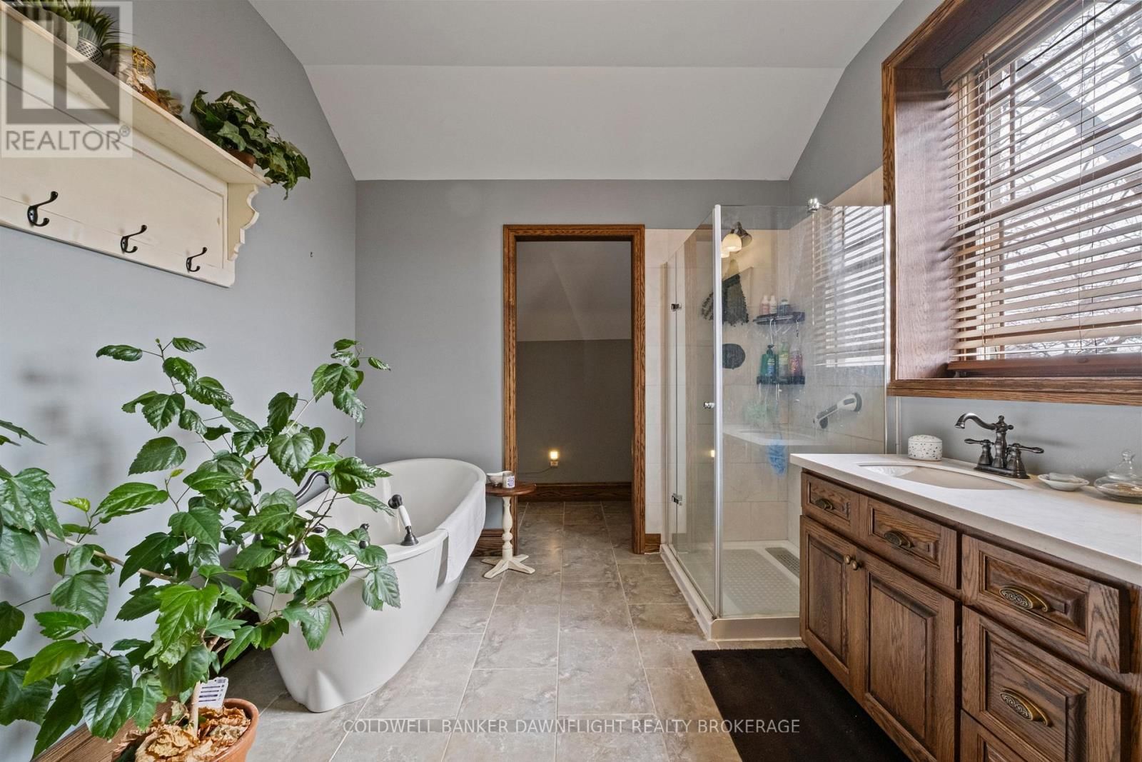 15750 FIFTEEN MILE ROAD Image 24