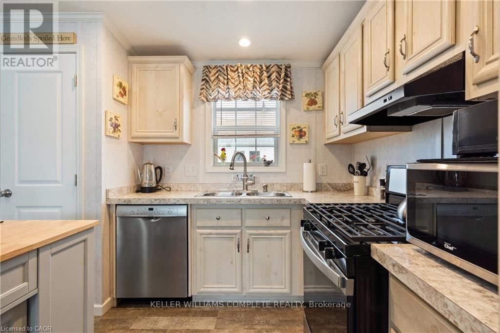 22 COPPER BEECH DRIVE Image 10