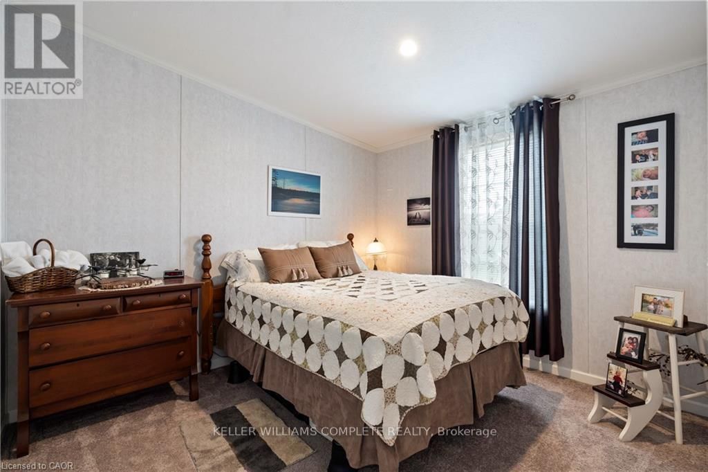 22 COPPER BEECH DRIVE Image 16