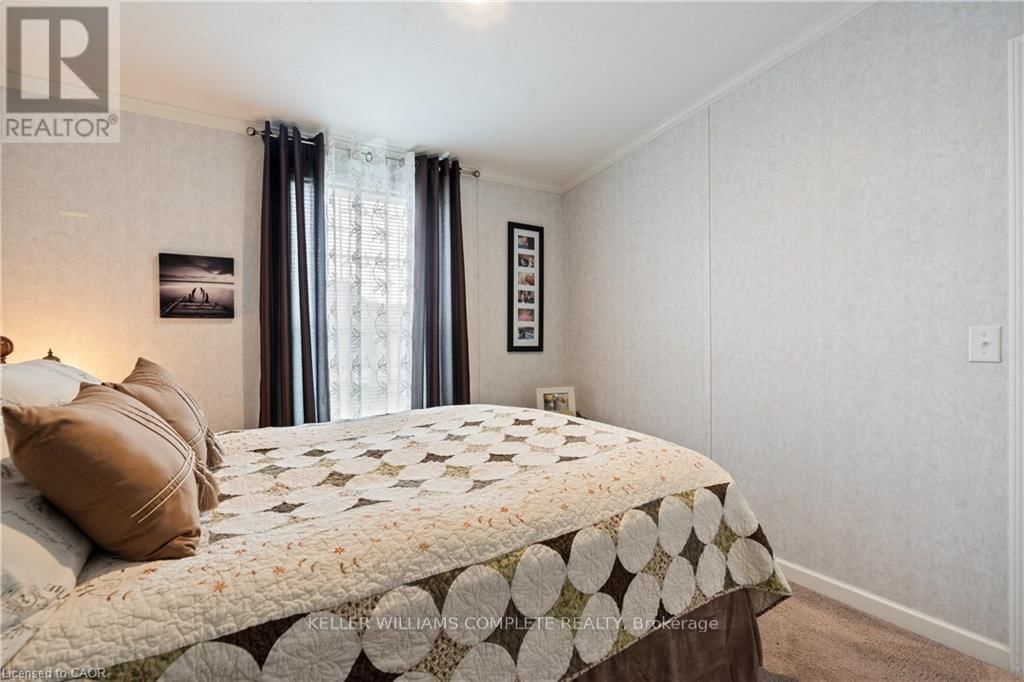 22 COPPER BEECH DRIVE Image 17