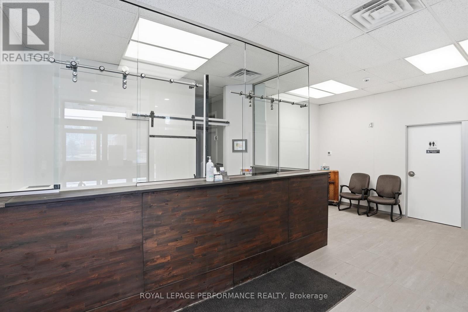 38 MAIN STREET EAST Image 6