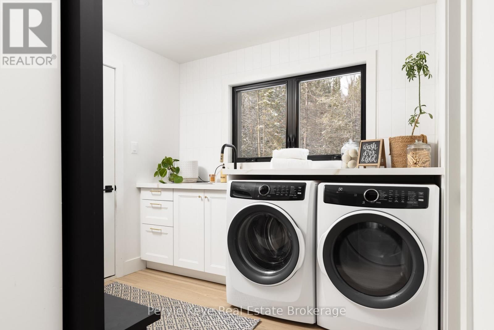 1290 CEDAR LANE Image 26