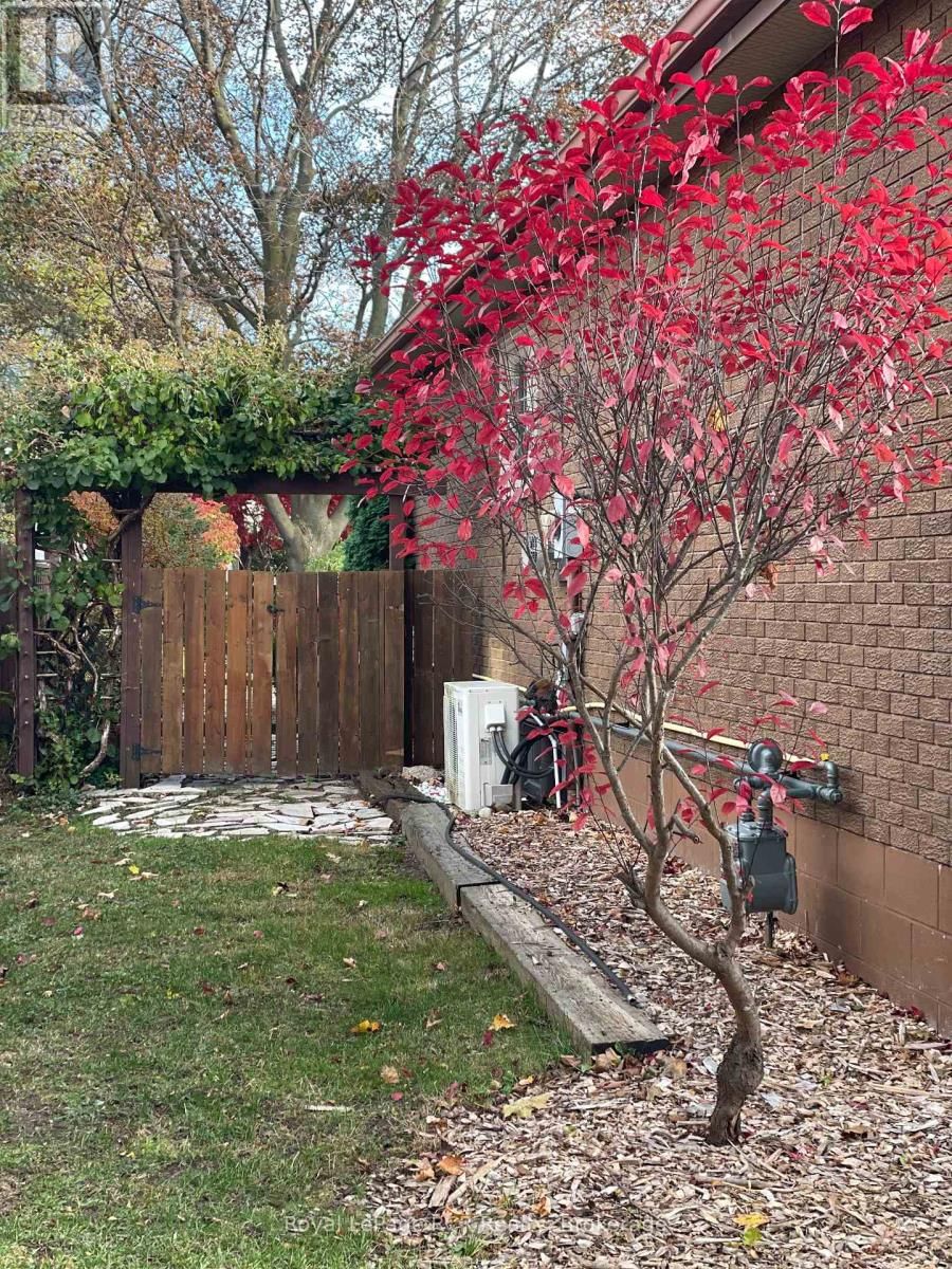 415 WATERLOO STREET Image 46