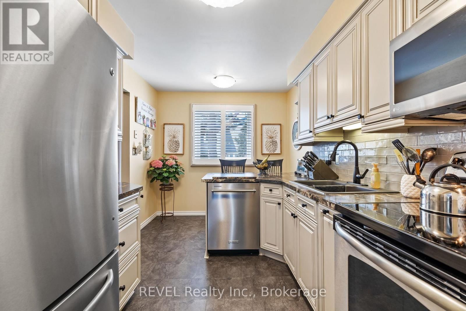 42 - 77 LINWELL ROAD Image 4