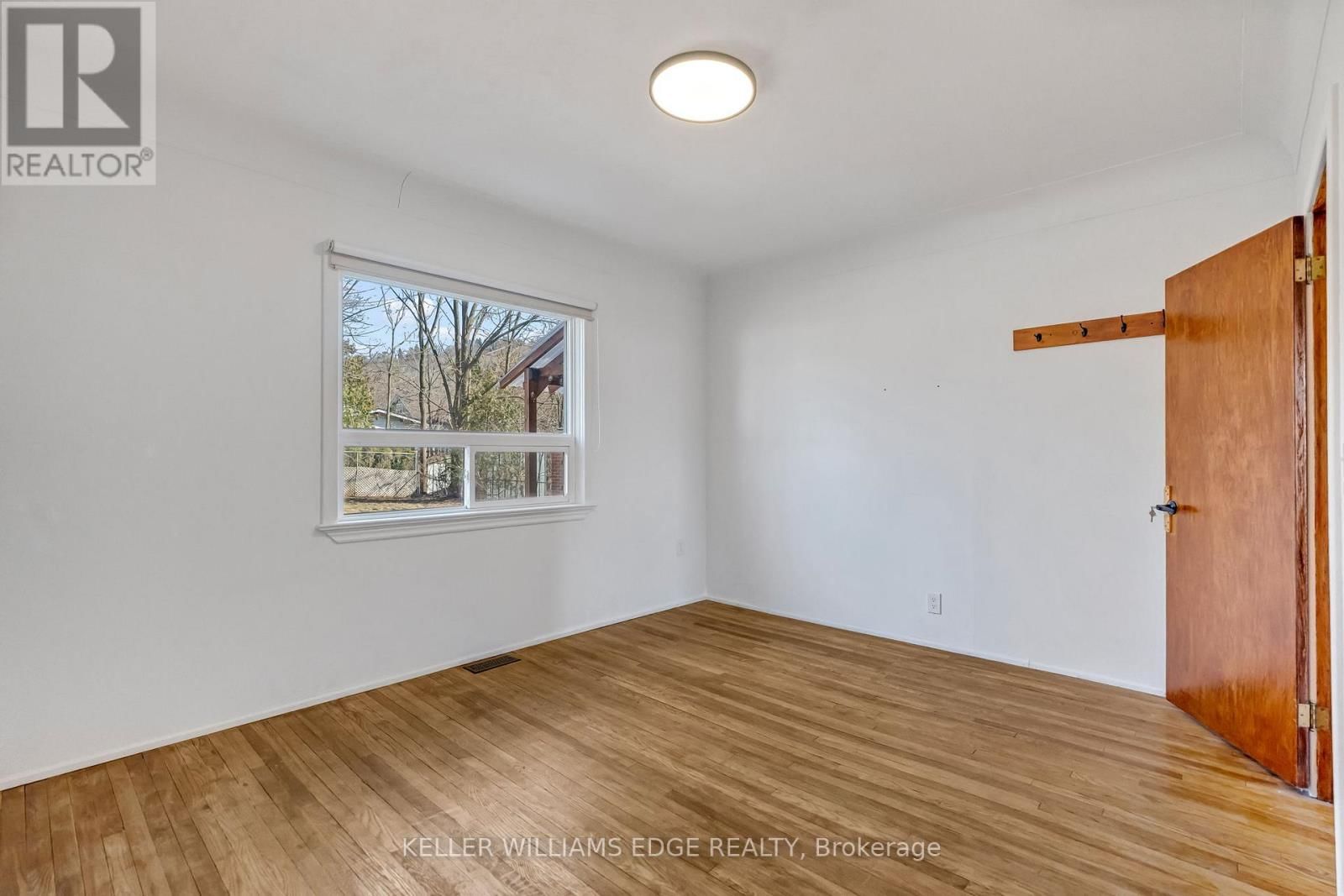 23 CLIFFORD STREET Image 16