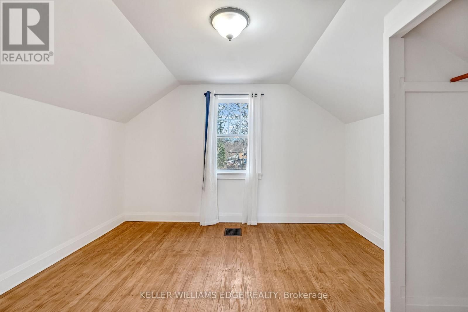 23 CLIFFORD STREET Image 23