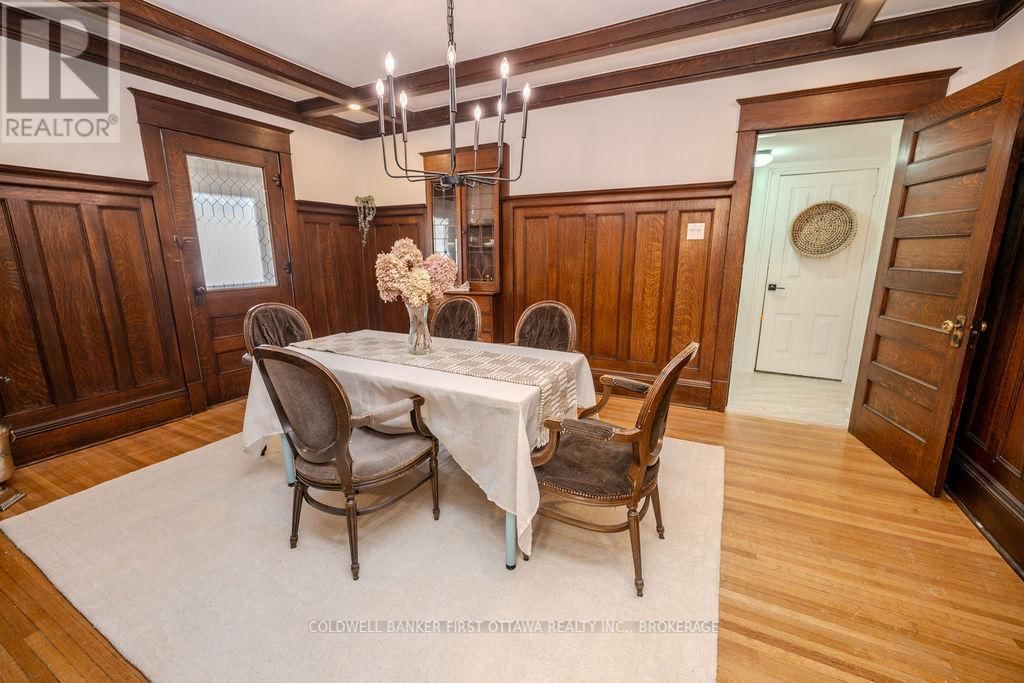 201 BRIDGE STREET WEST Image 21