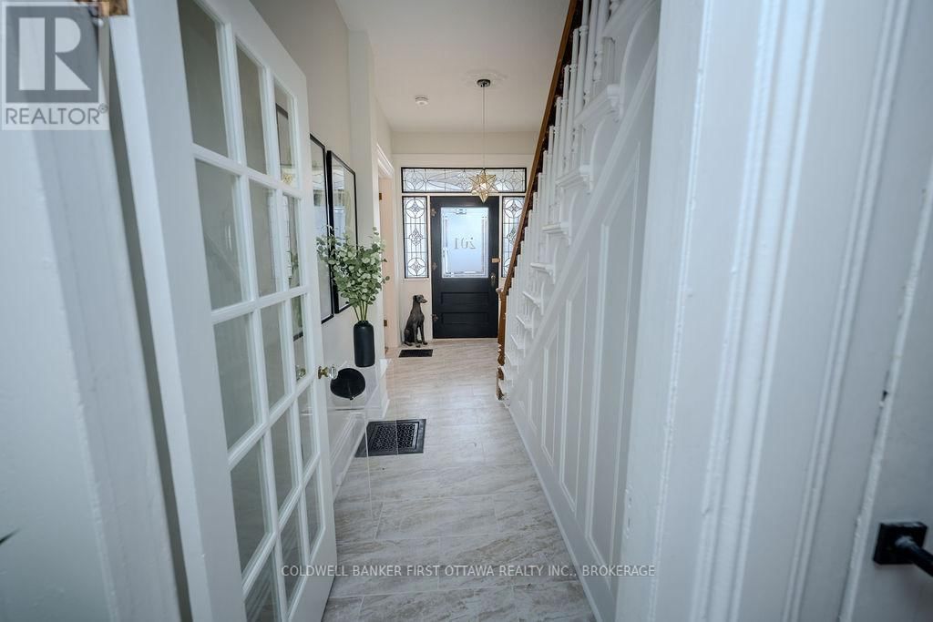 201 BRIDGE STREET WEST Image 25