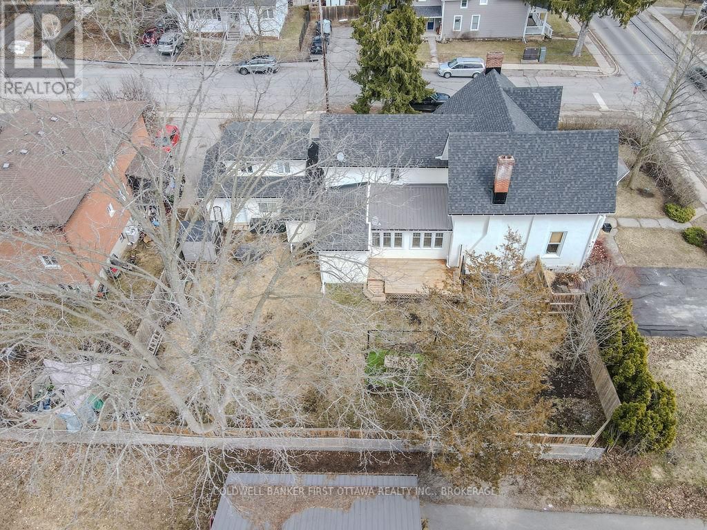 201 BRIDGE STREET WEST Image 45