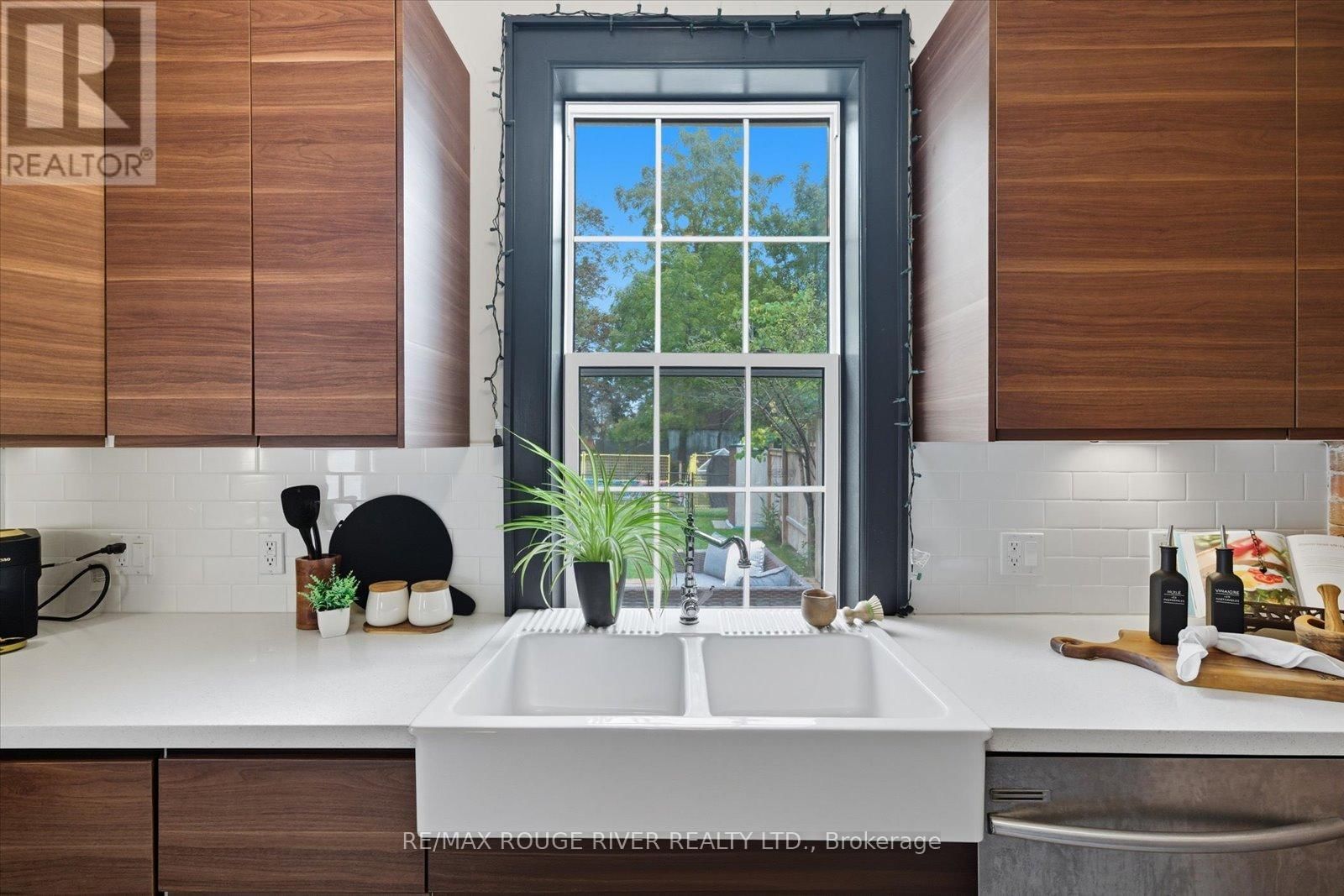 11 BRAMLEY STREET NORTH Image 17