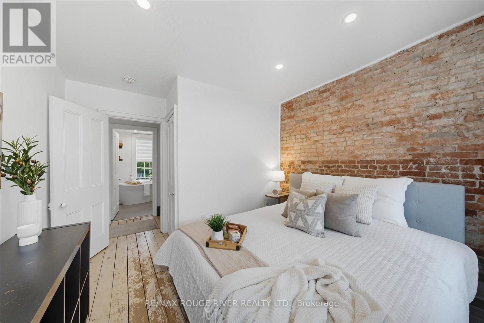 11 BRAMLEY STREET NORTH Image 23