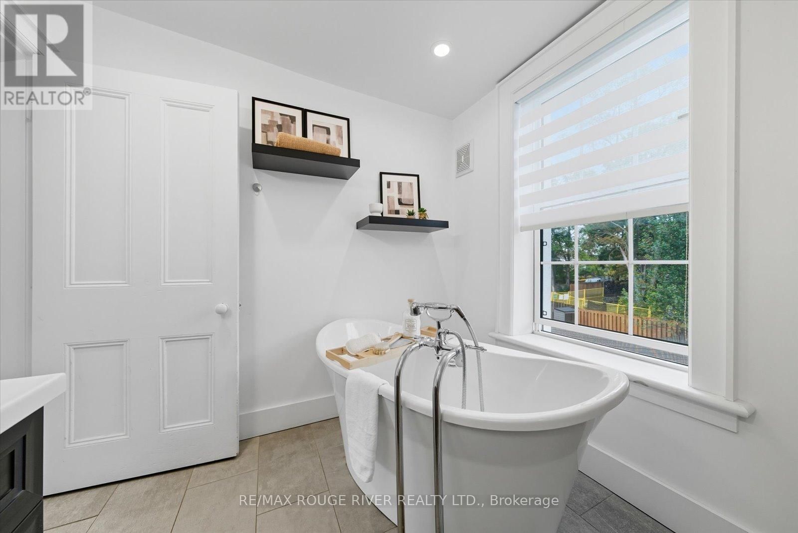 11 BRAMLEY STREET NORTH Image 26