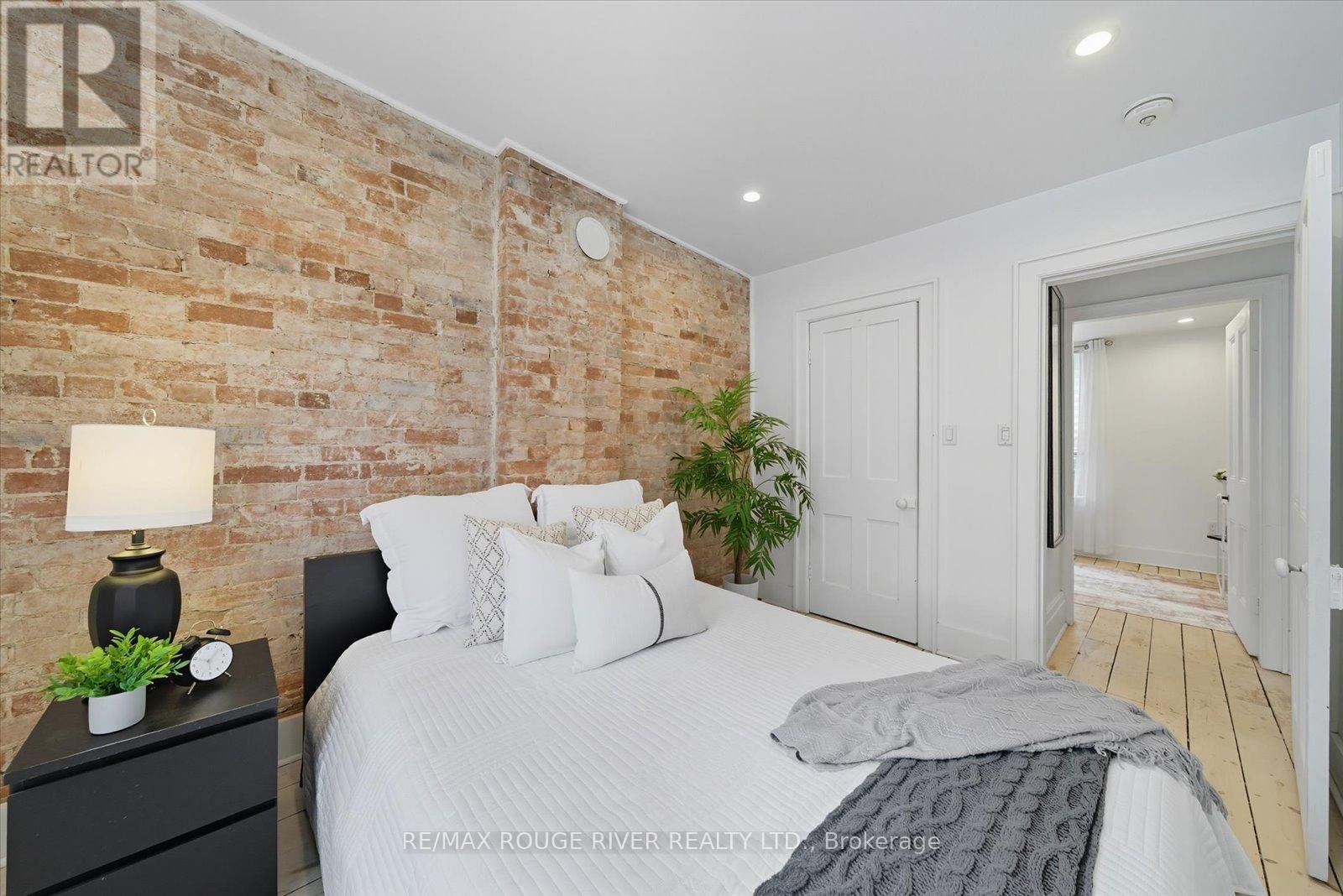 11 BRAMLEY STREET NORTH Image 29