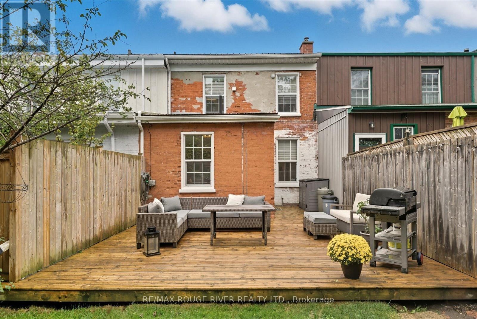 11 BRAMLEY STREET NORTH Image 36