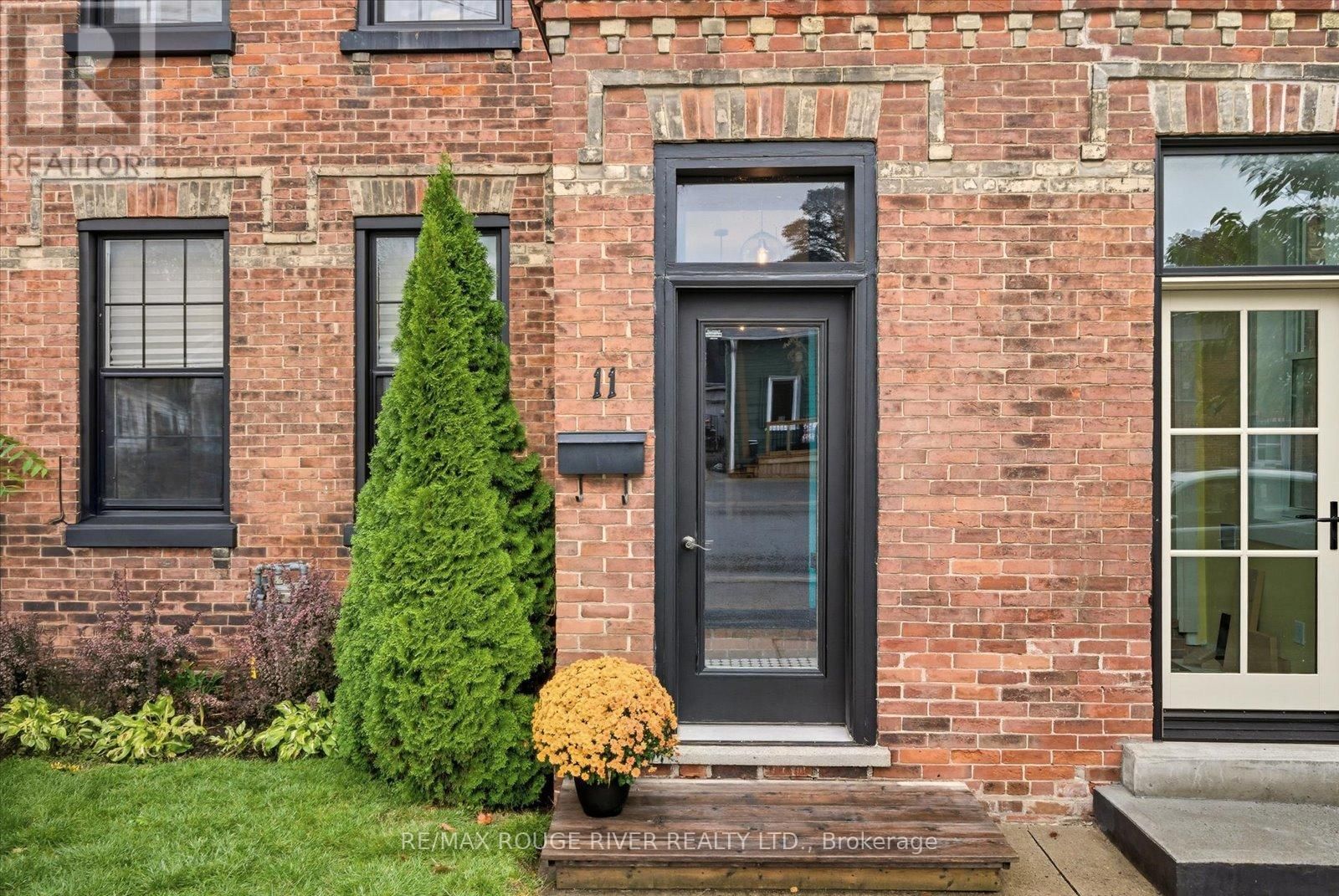 11 BRAMLEY STREET NORTH Image 4