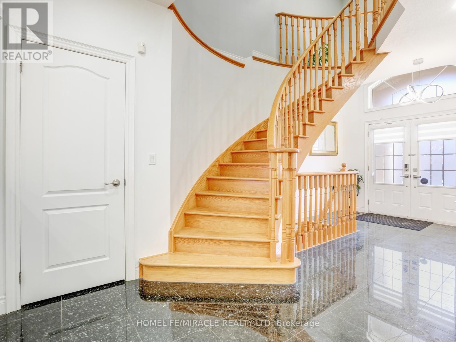 584 PINERY TRAIL Image 21