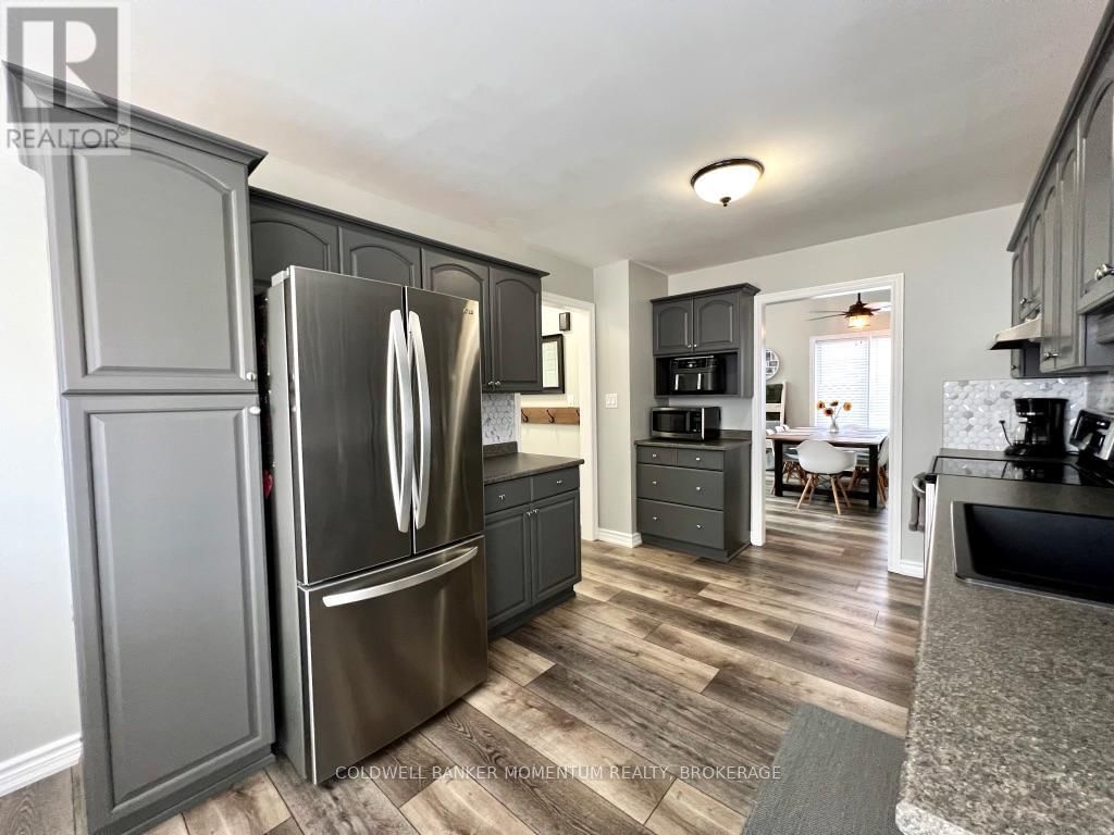 3933 VINEYARD CRESCENT Image 13