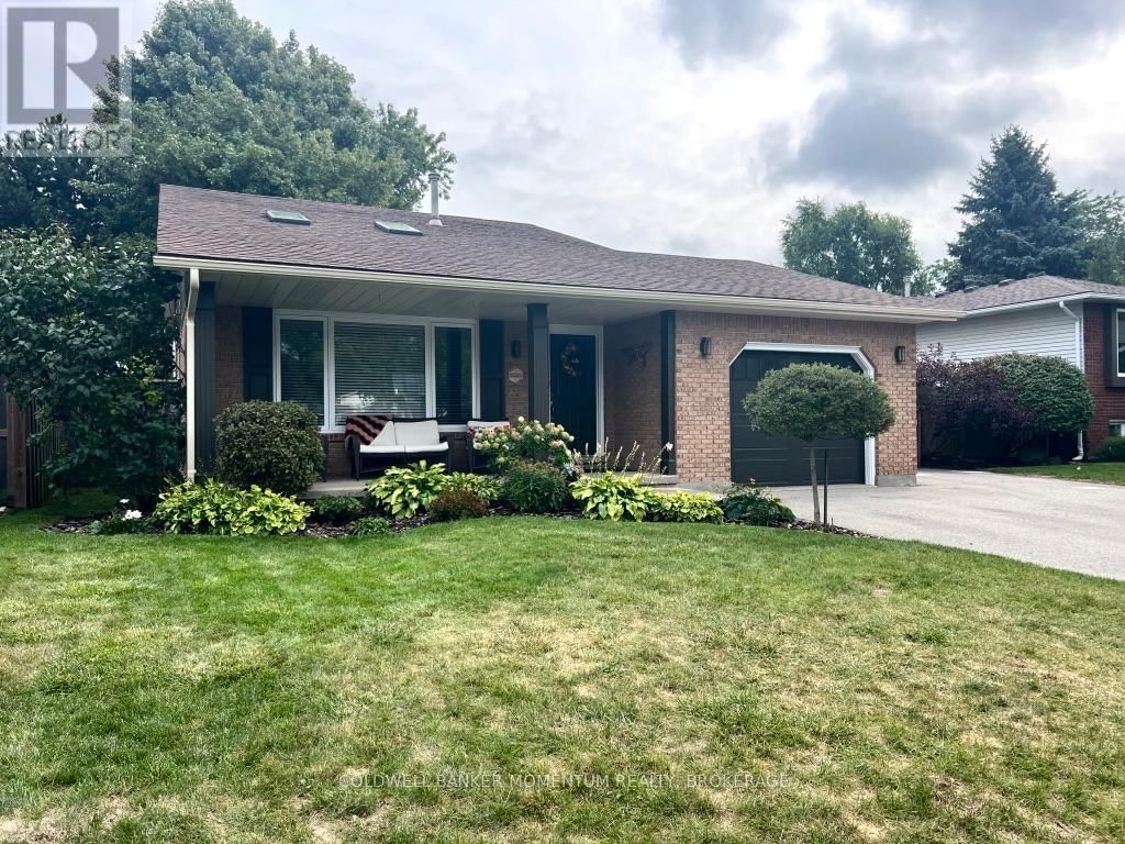 3933 VINEYARD CRESCENT Image 2