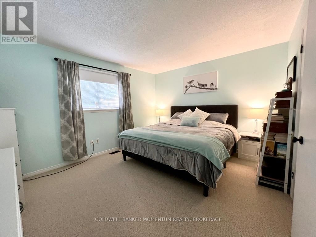 3933 VINEYARD CRESCENT Image 20