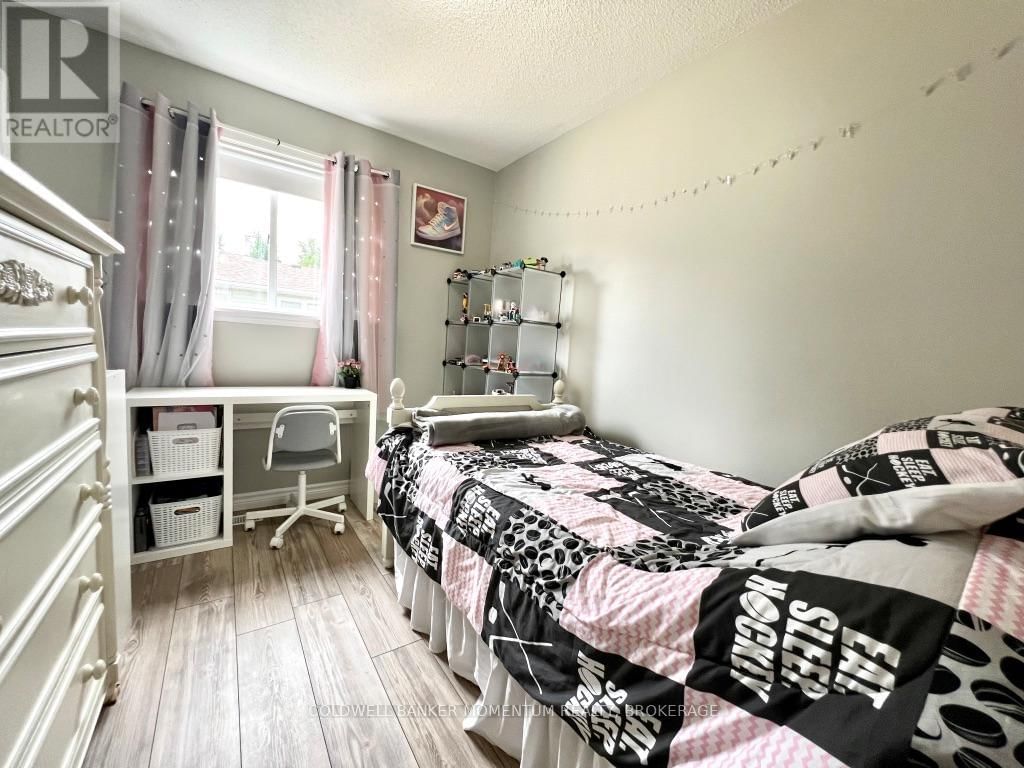 3933 VINEYARD CRESCENT Image 25