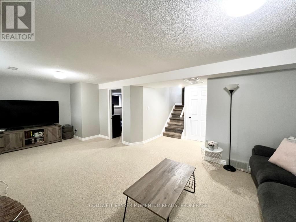 3933 VINEYARD CRESCENT Image 29