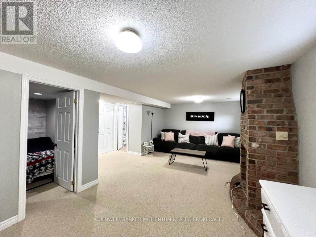 3933 VINEYARD CRESCENT Image 30