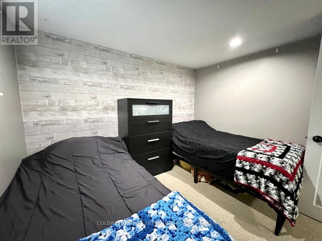 3933 VINEYARD CRESCENT Image 32