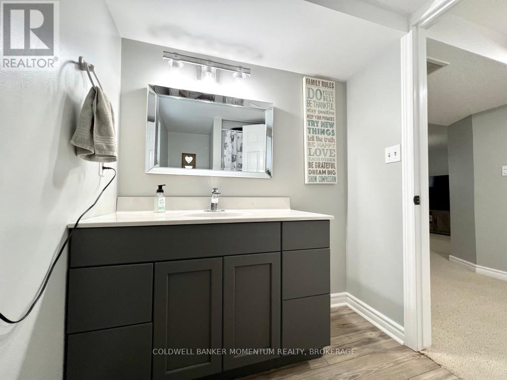 3933 VINEYARD CRESCENT Image 34