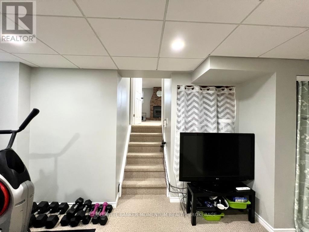 3933 VINEYARD CRESCENT Image 35