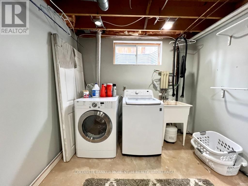 3933 VINEYARD CRESCENT Image 39