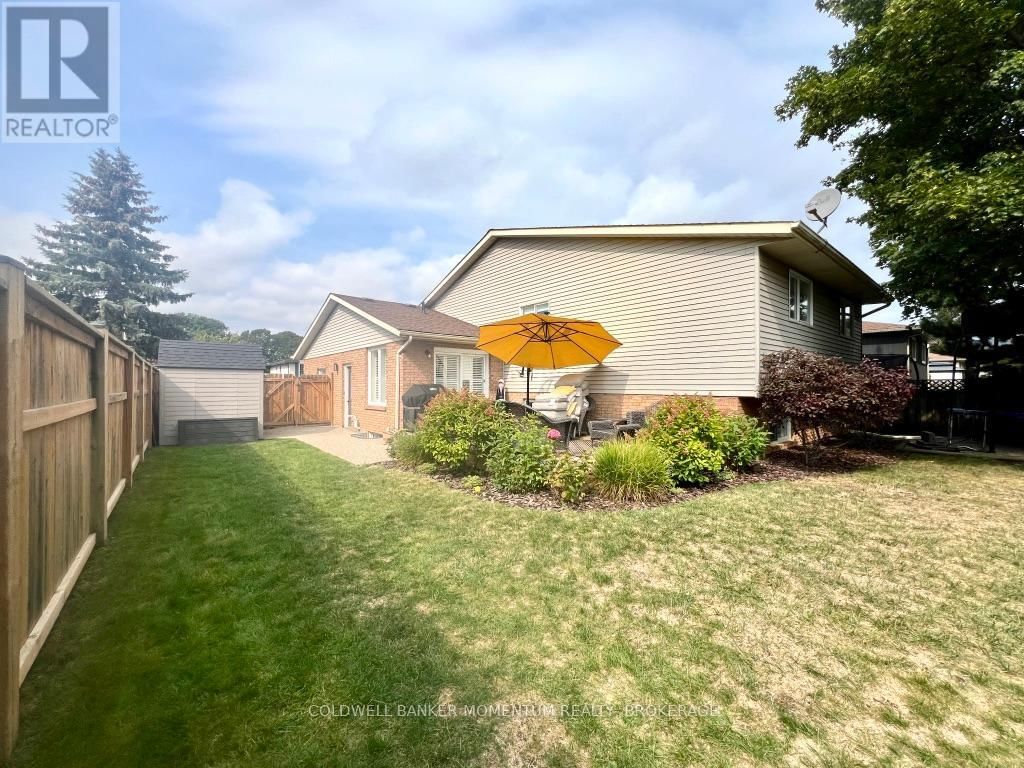 3933 VINEYARD CRESCENT Image 43