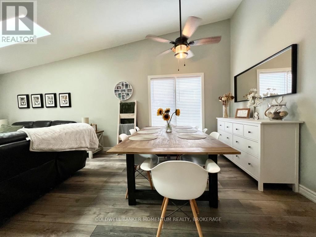 3933 VINEYARD CRESCENT Image 9