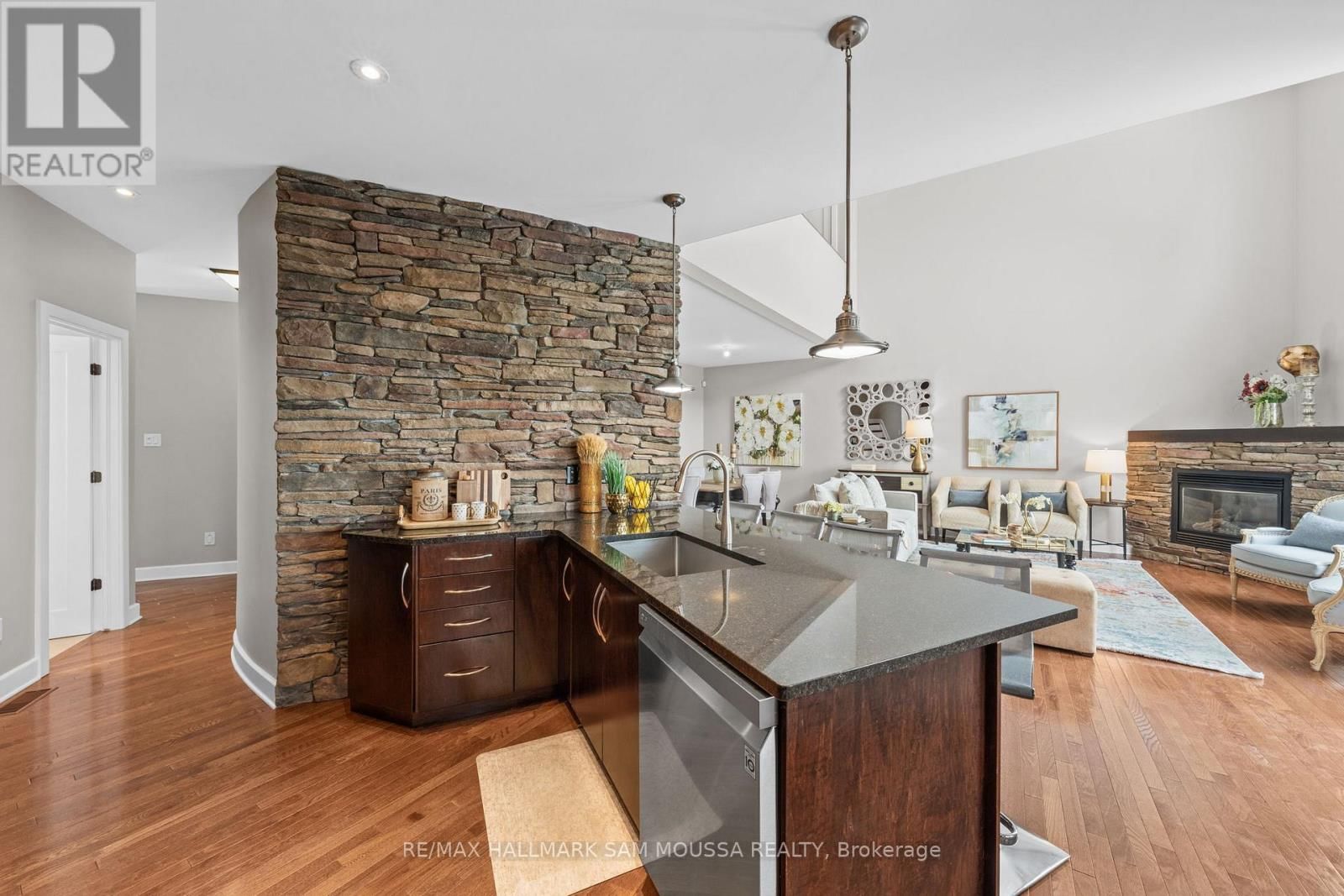 25 MARSH SPARROW PRIVATE Image 16